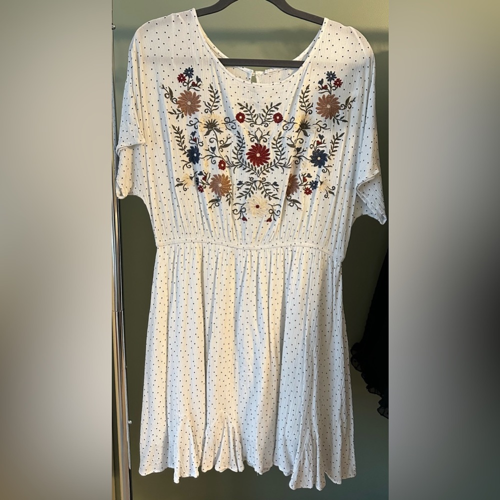 Chic Soul white floral polka dot dress, 1X